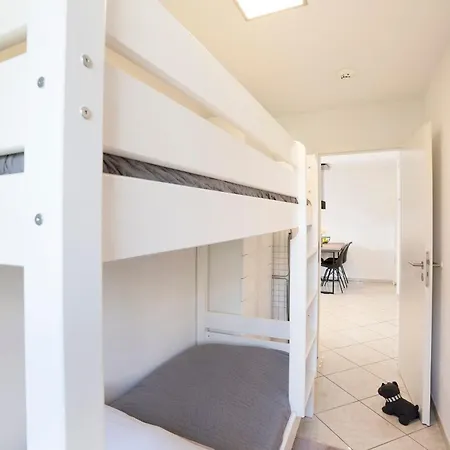 Apartment Haus Titania 2 *